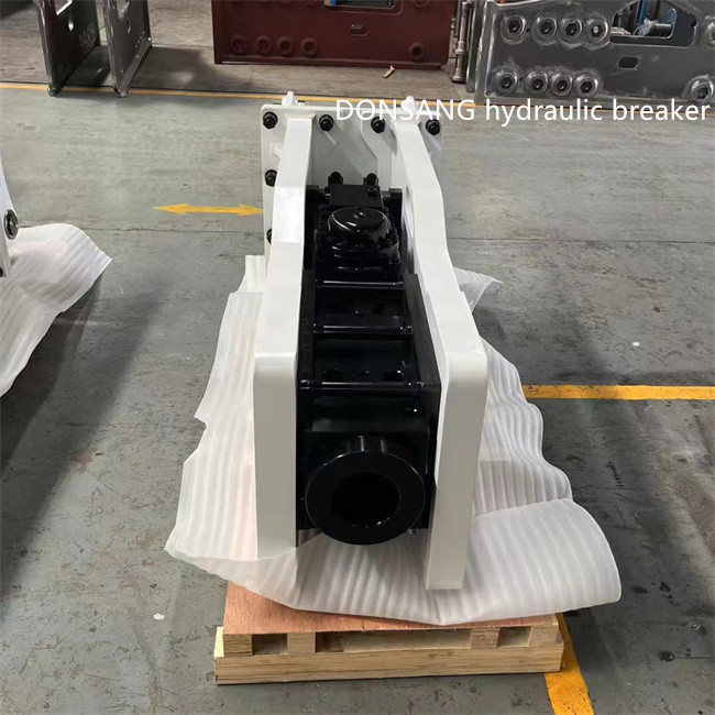 22 - 27 Tons Excavator Hydraulic Breaker  SB81 HB20G HB30G Rock Hammer