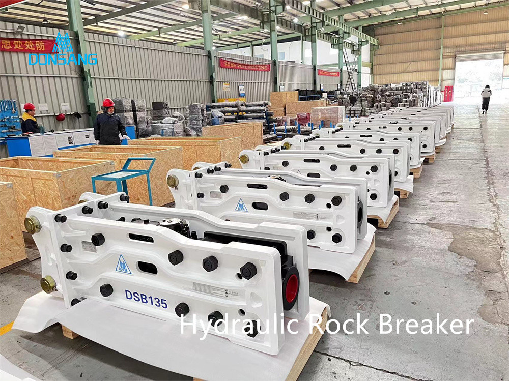 Chisel 165mm Wide Hydraulic Hammer Breaker Box Type For 30 Ton 35 Ton 40 Ton Excavator